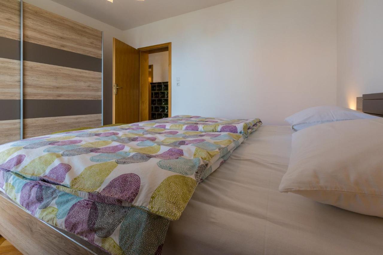 Amila Appartement Crikvenica Buitenkant foto