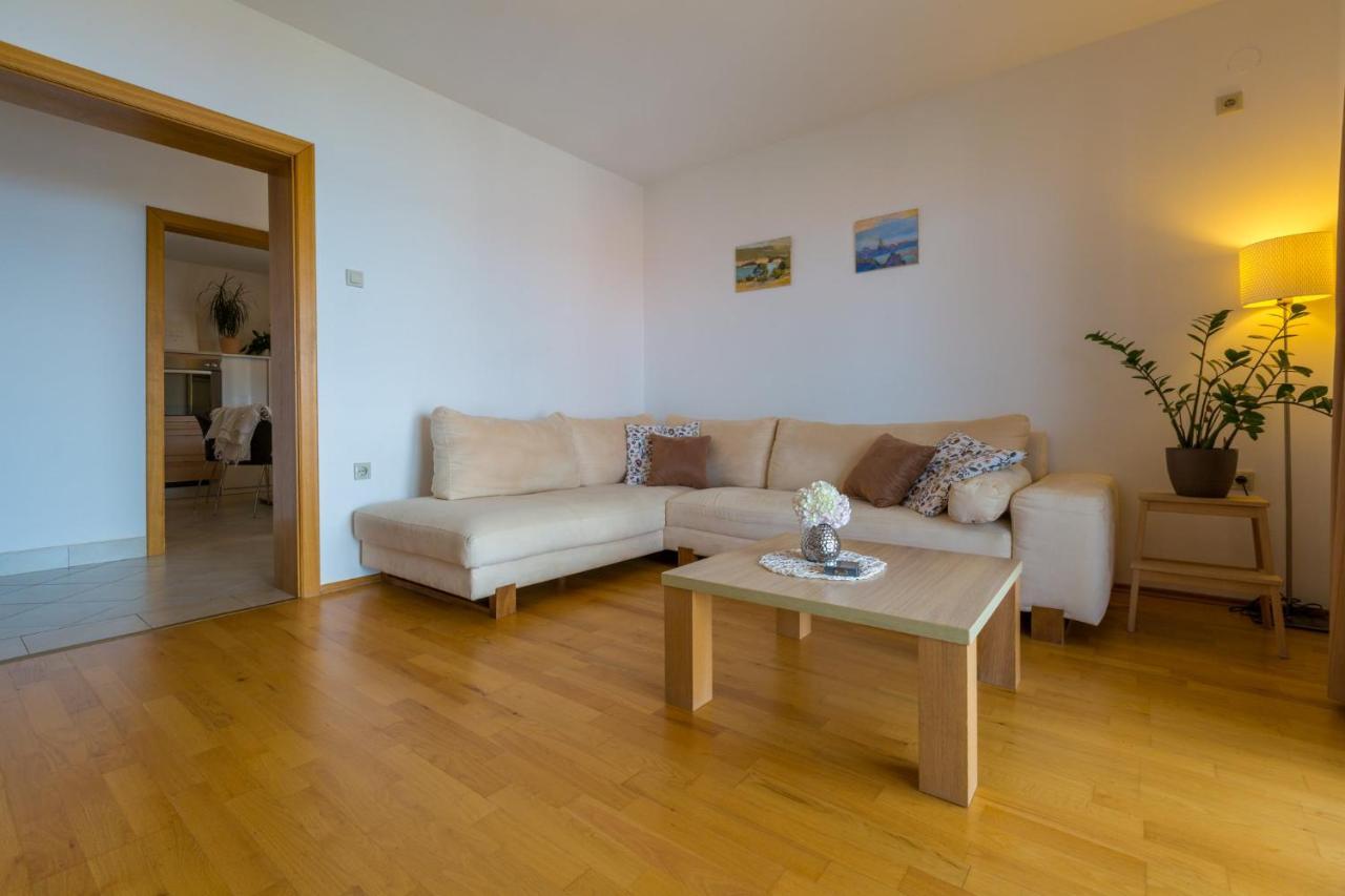 Amila Appartement Crikvenica Buitenkant foto